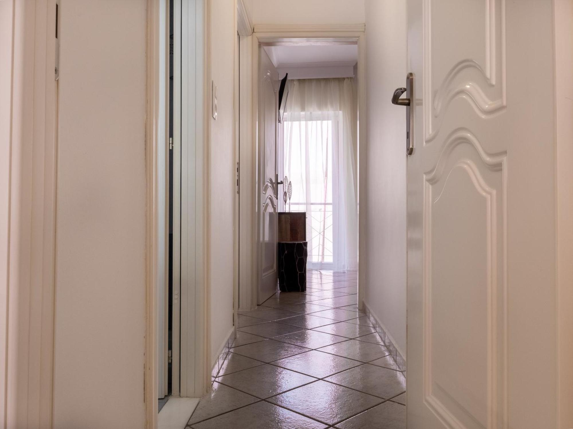 Athina'S Home Пирея Екстериор снимка