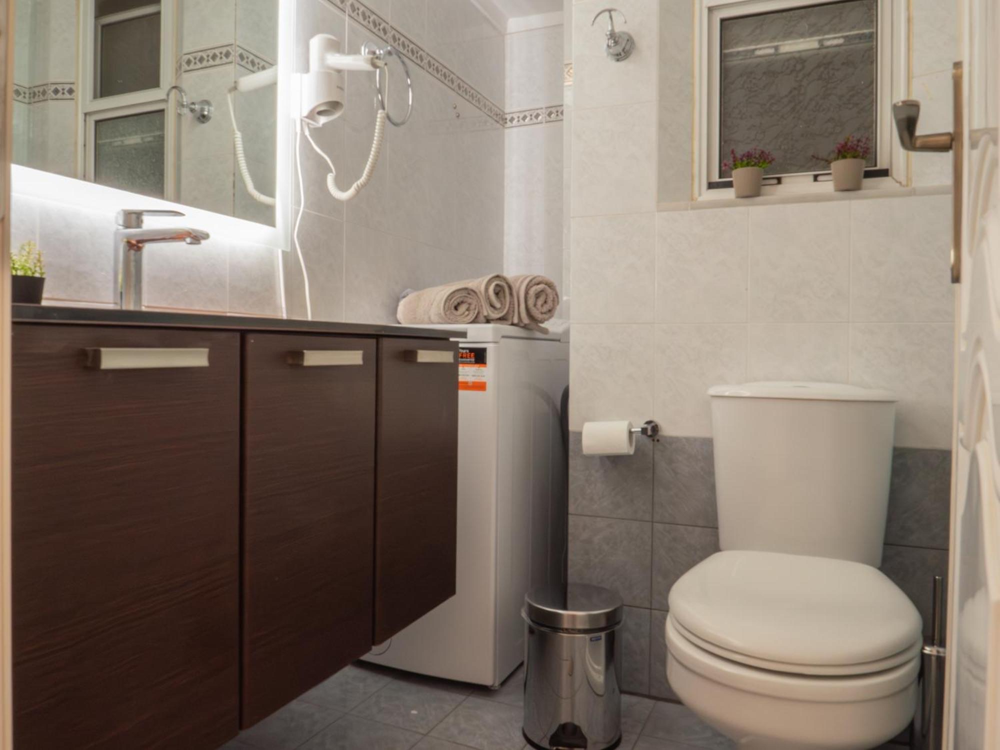 Athina'S Home Пирея Екстериор снимка