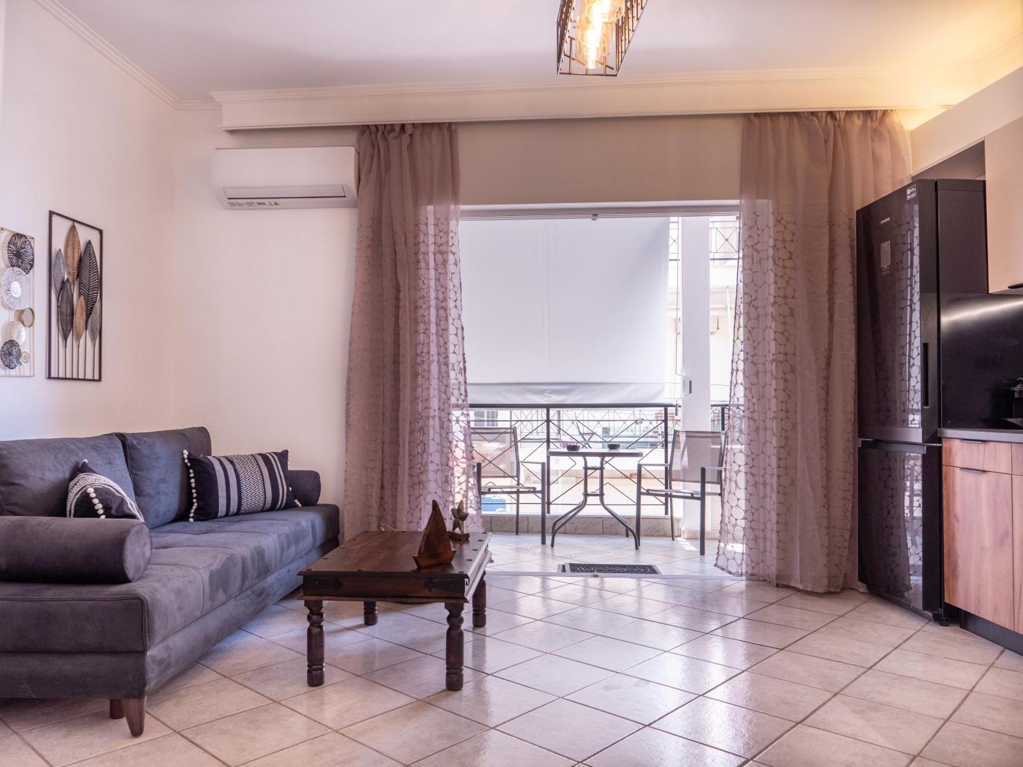 Athina'S Home Пирея Екстериор снимка