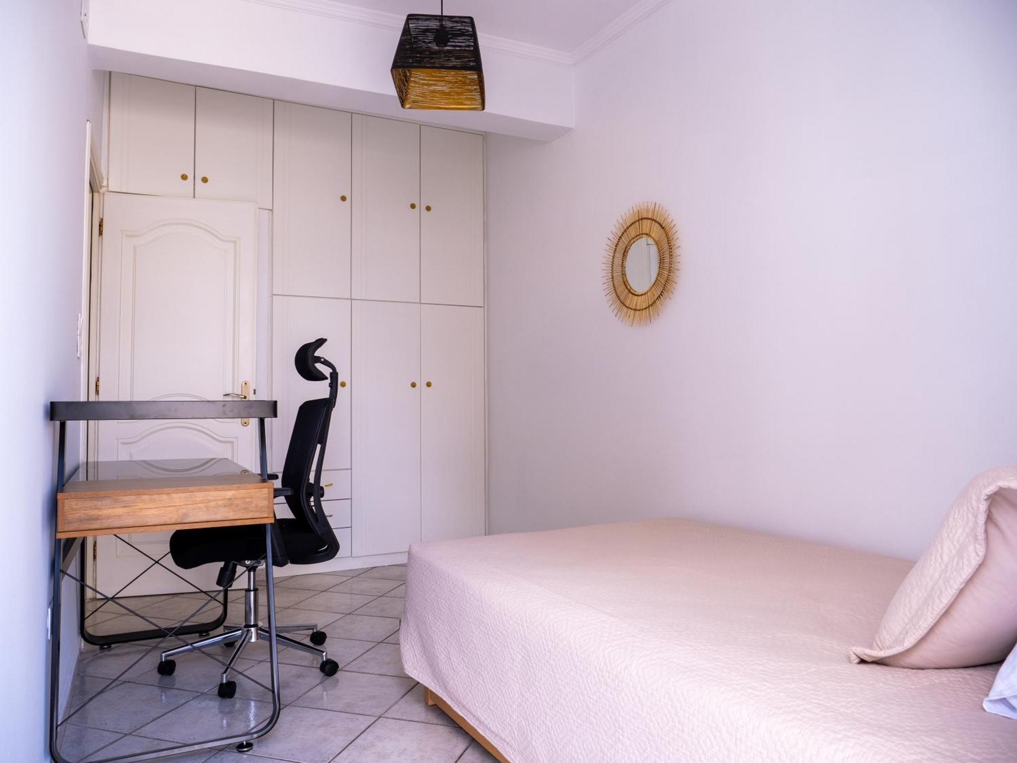 Athina'S Home Пирея Екстериор снимка