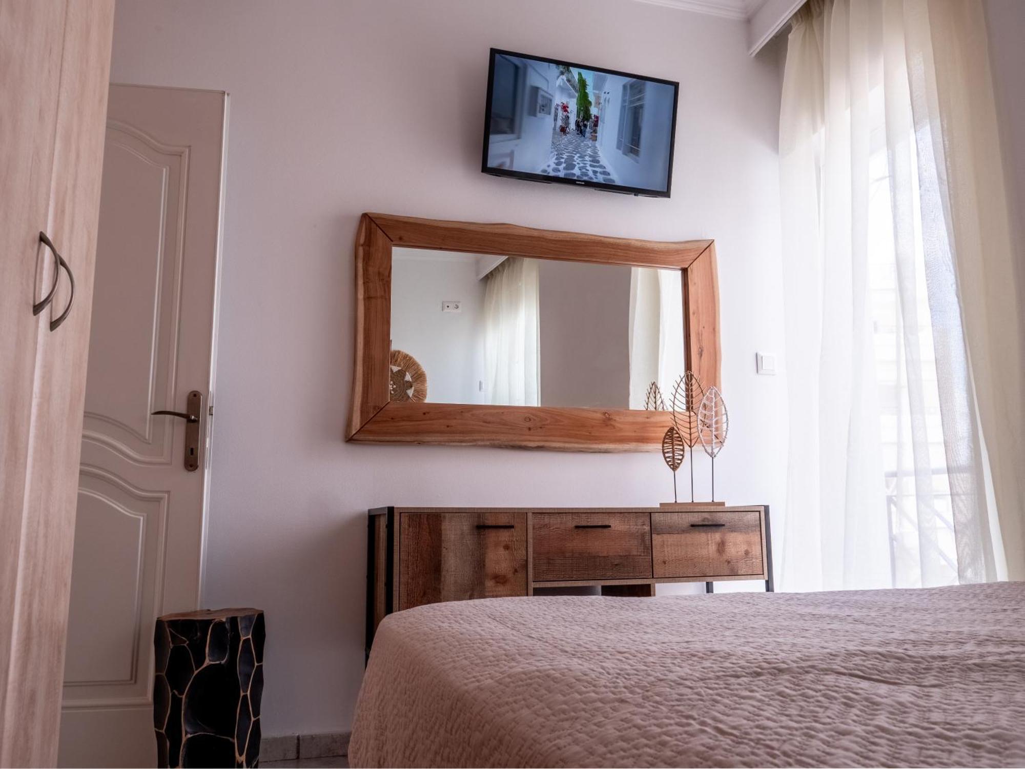 Athina'S Home Пирея Екстериор снимка